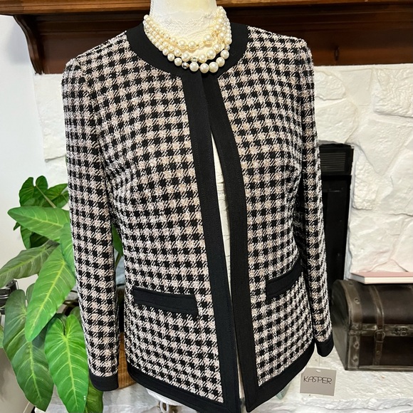 Kasper Jackets & Blazers - Kasper Women's Brown and White Checkered Blazer NWT Size 4